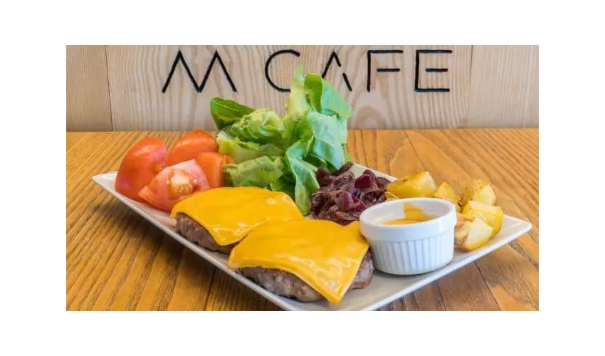 M Cafe Bistrot