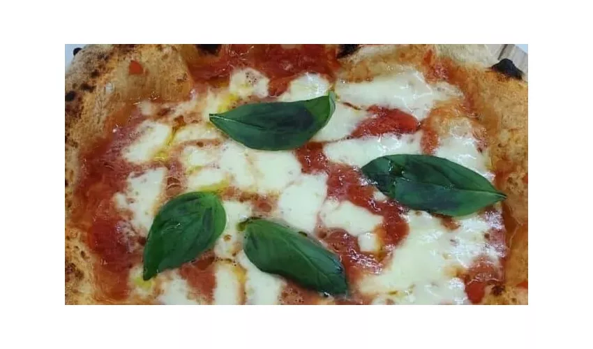 Basil Lounge Bar con Cucina e Pizzeria