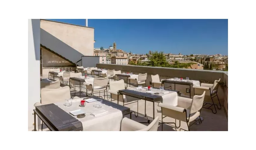 Rhinoceros Le Restau & RoofBar