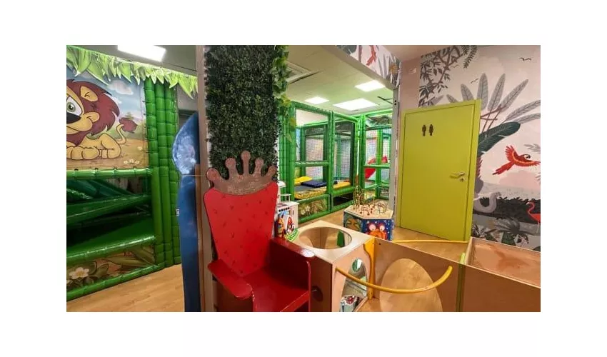 Pizza Family Sbirulino - Pizzeria con Area Gioco