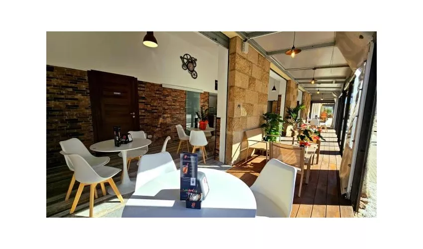 Garden Bar