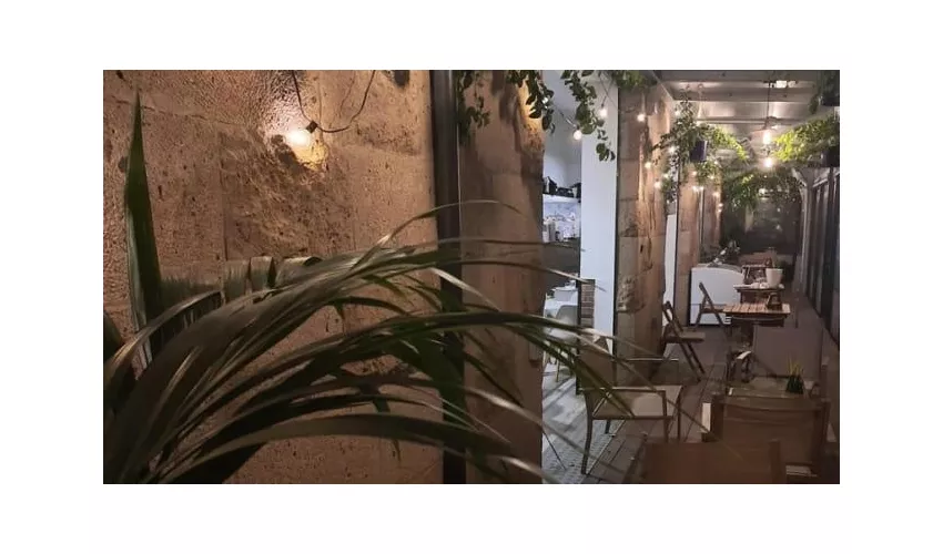 Garden Bar