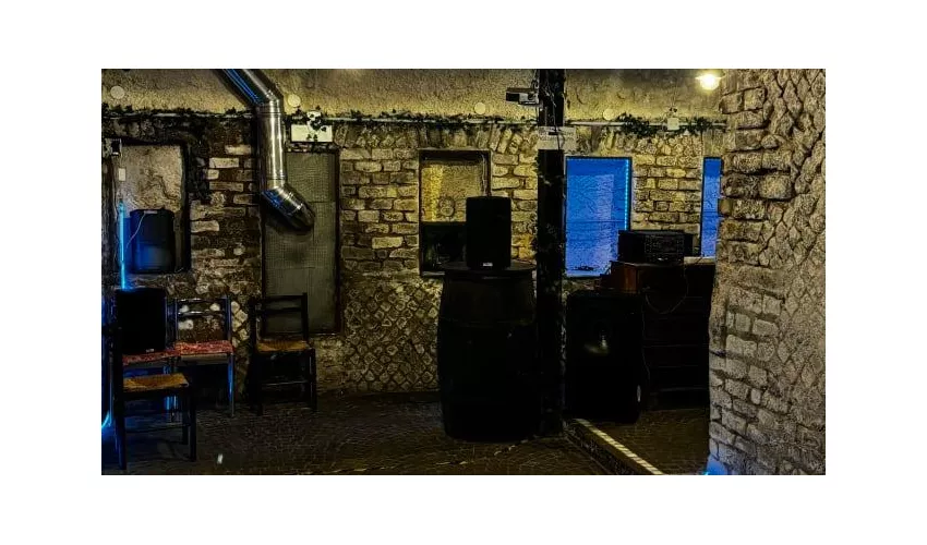 Dooley’s Irish Pub