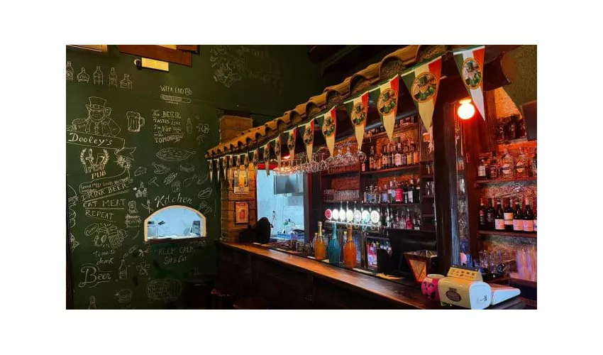 Dooley’s Irish Pub