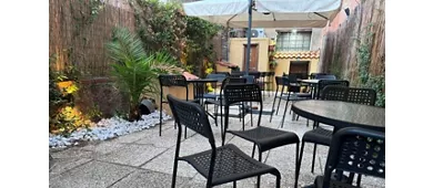 Dooley’s Irish Pub