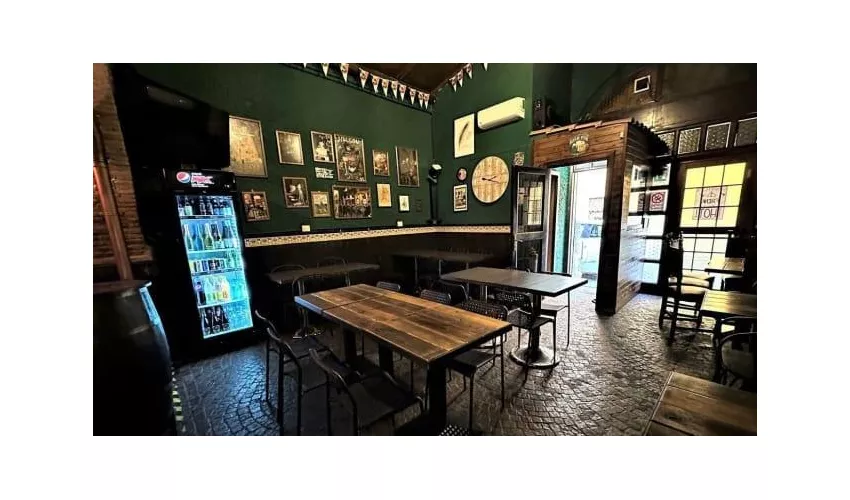 Dooley’s Irish Pub