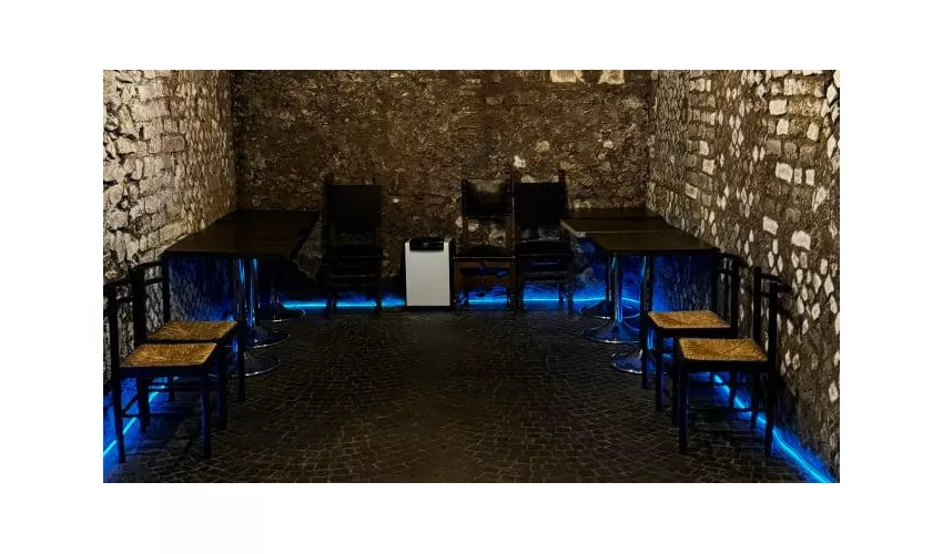 Dooley’s Irish Pub