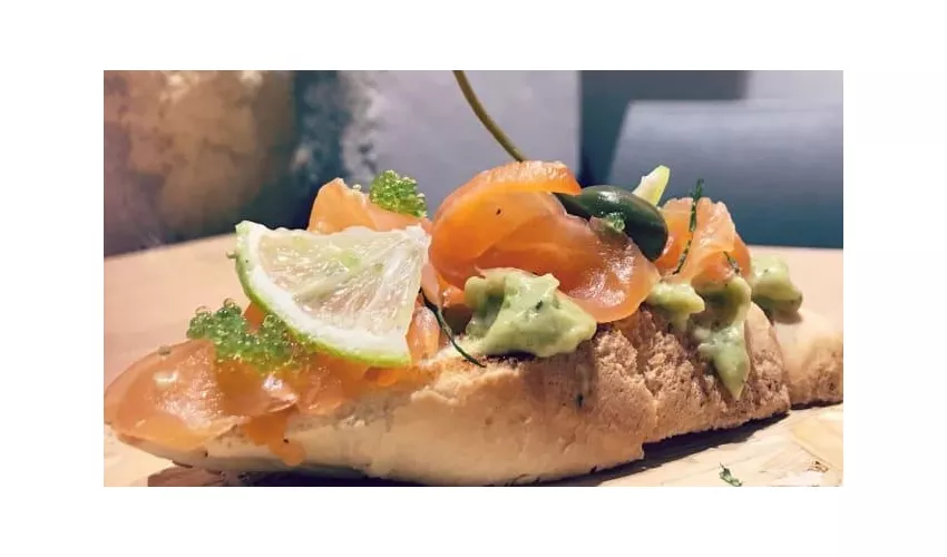 Buena onda sushi bar