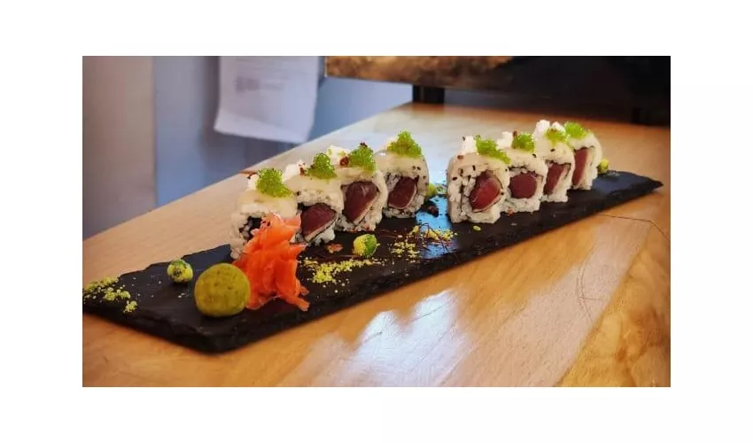 Buena onda sushi bar