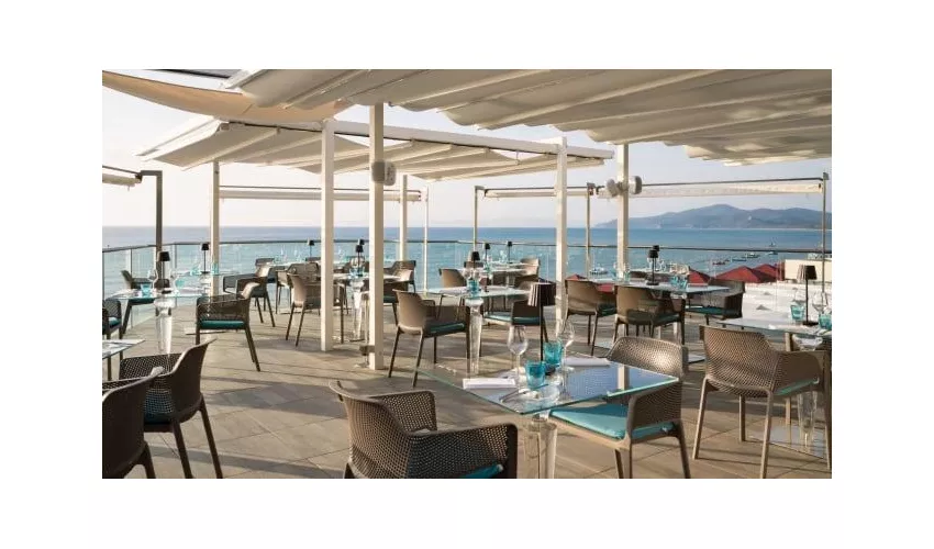 La Vela - Beach, Restaurant, Wellness