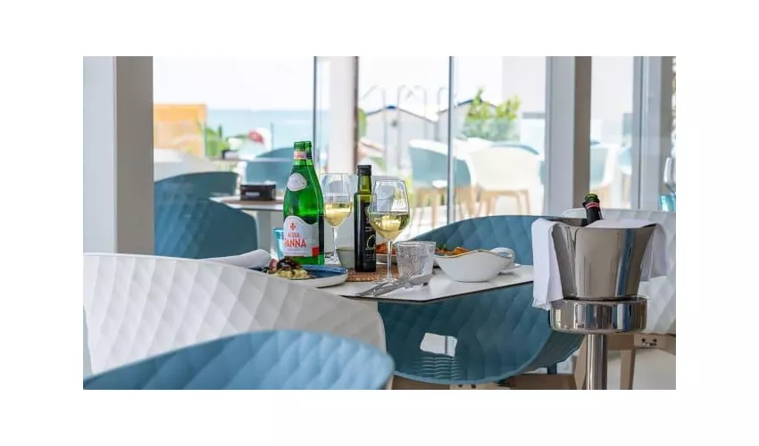 White Beach Club by Arturo Neumann