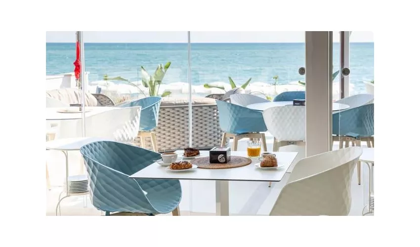 White Beach Club by Arturo Neumann