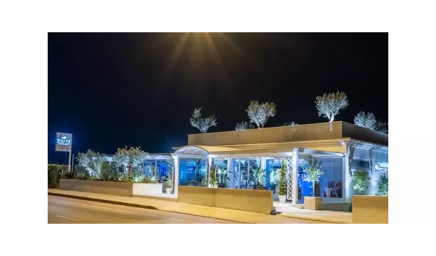 White Beach Club by Arturo Neumann