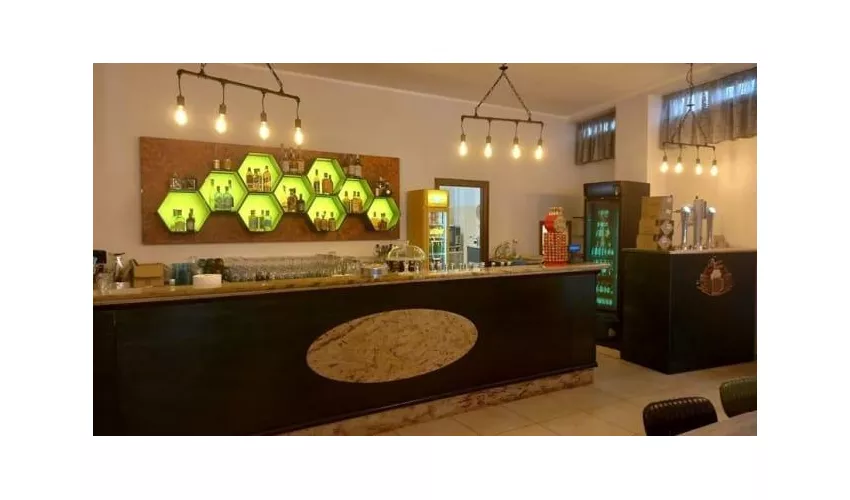 History ristorante cocktail bar