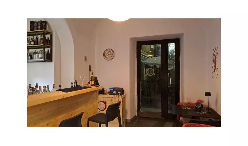 Inside Wine - Art Wine Bar