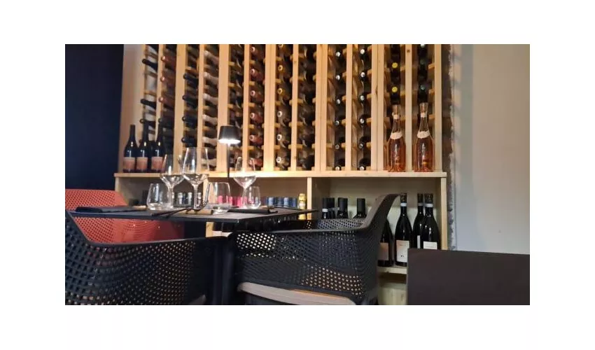 Inside Wine - Art Wine Bar