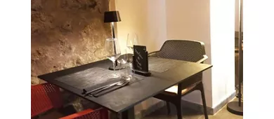 Inside Wine - Art Wine Bar