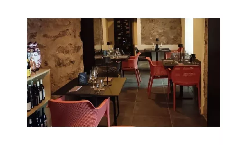 Inside Wine - Art Wine Bar