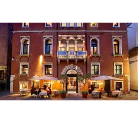La Rivista Restaurant