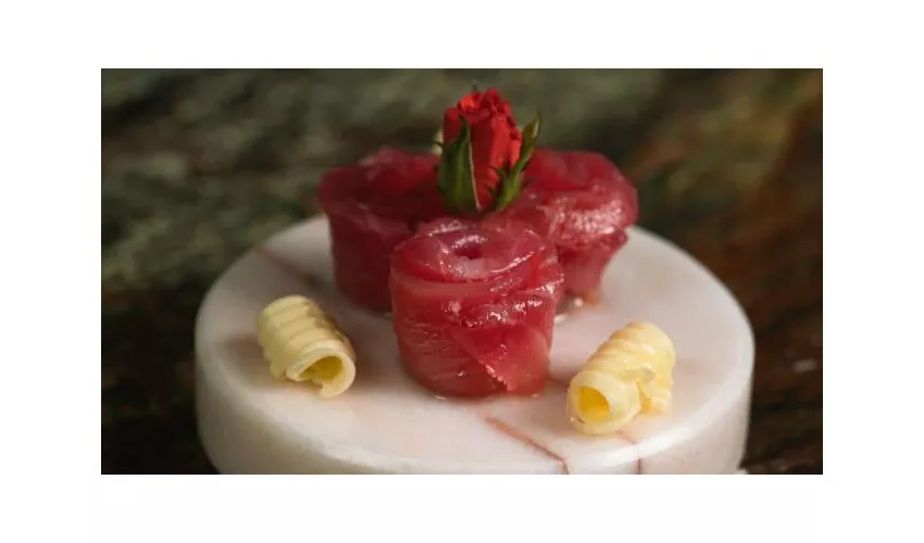 Runa Restaurant & Bar