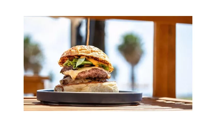 Cruise Cafe | Home-Made | Burger | Poké | Brunch | Civitavecchia