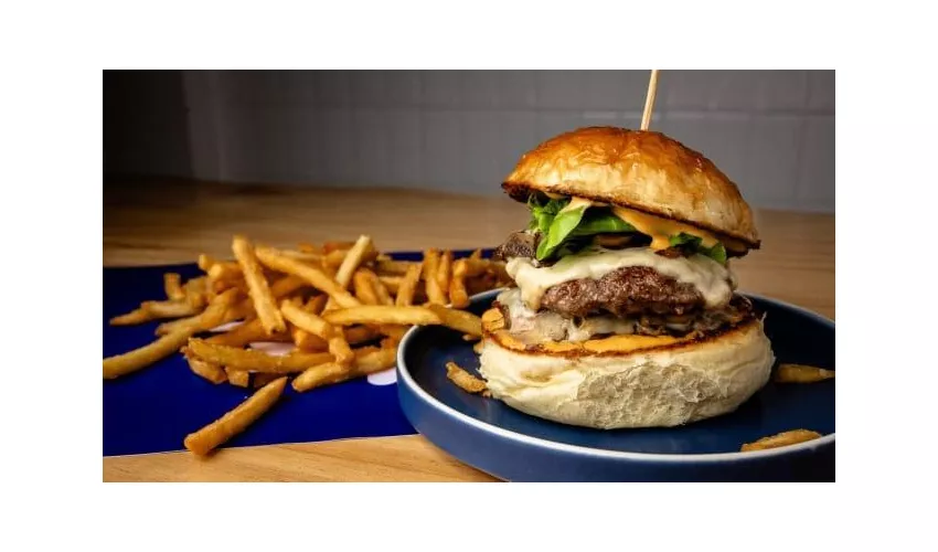 Cruise Cafe | Home-Made | Burger | Poké | Brunch | Civitavecchia