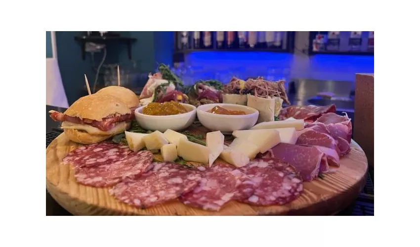 Hemingway Lounge Bar