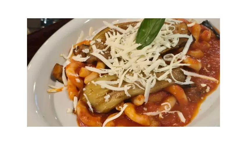 Maccarruni - Osteria, pizzeria, wine bar