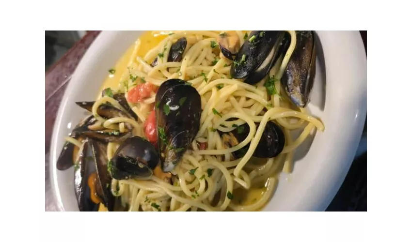 Maccarruni - Osteria, pizzeria, wine bar