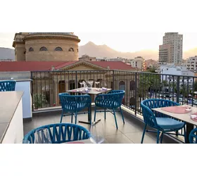 Doba restaurant and terrace