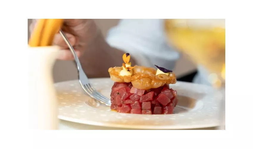 Doba restaurant and terrace