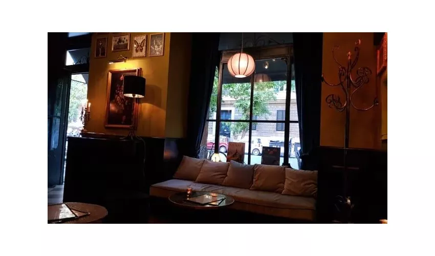 Emerald's Independent Bar