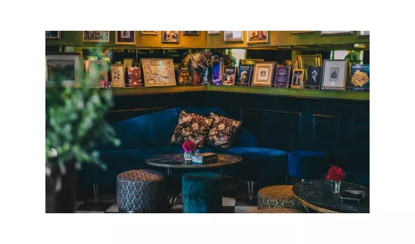 Emerald's Independent Bar