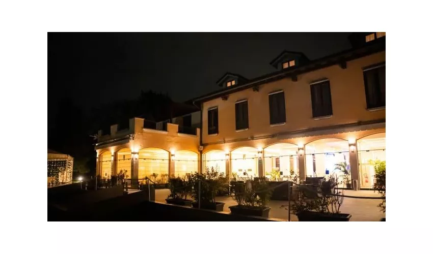 Aura Resturant