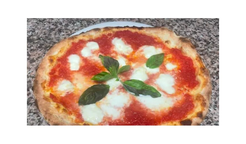 Macaco Beer Wine Food and Pizza