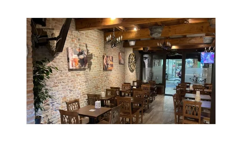 Macaco Beer Wine Food and Pizza