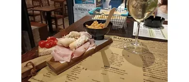 Macaco Beer Wine Food and Pizza
