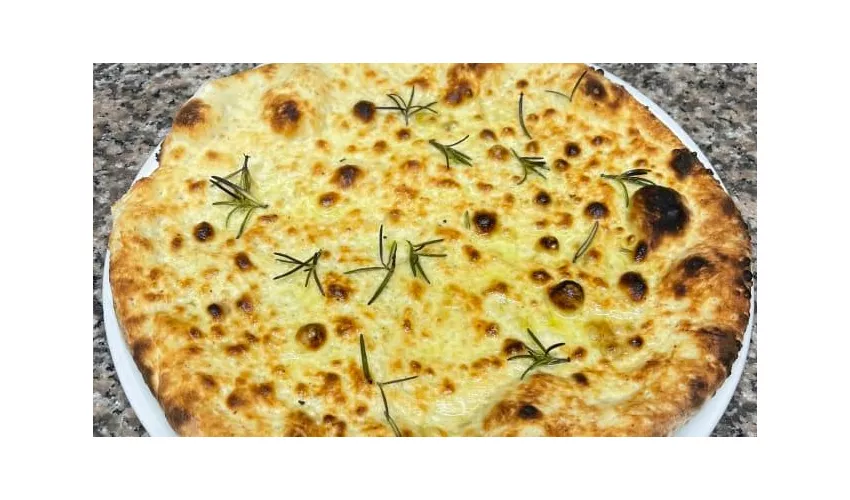 Macaco Beer Wine Food and Pizza