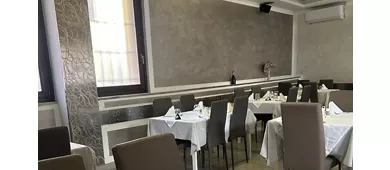 RISTORANTE con PIZZA ALL' ANGOLO