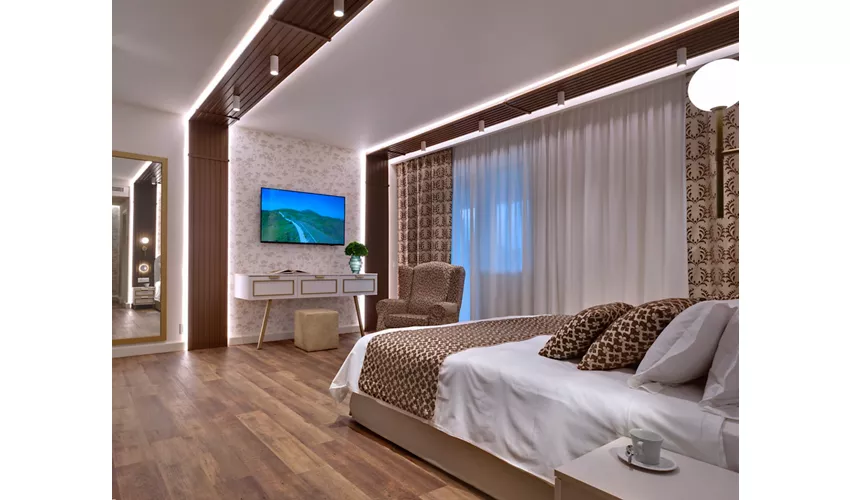 Hotel Tritone