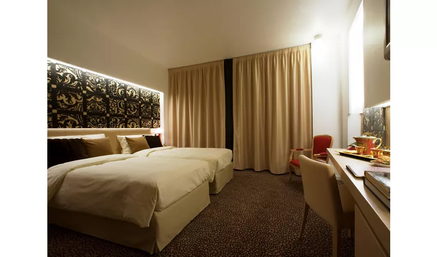 Antony Palace Hotel