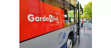 Bardolino: Garda Link Bus + Train from Venice