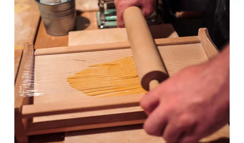 Roma: Corso di preparazione della pasta con uno chef locale + bevande