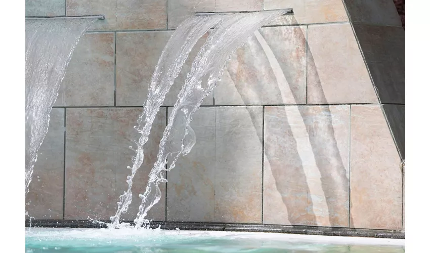 Roseo Euroterme Wellness Resort: 2 ore di piscina termale + aperitivo