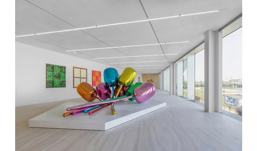 Fundación Prada Milán: Entrada