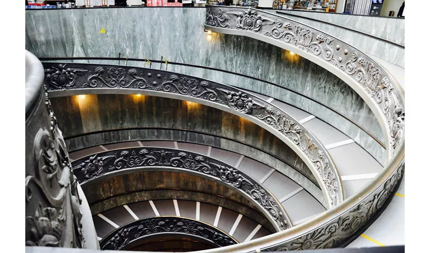 Vatican Museums & St. Peter's Basilica: Small Group Tour