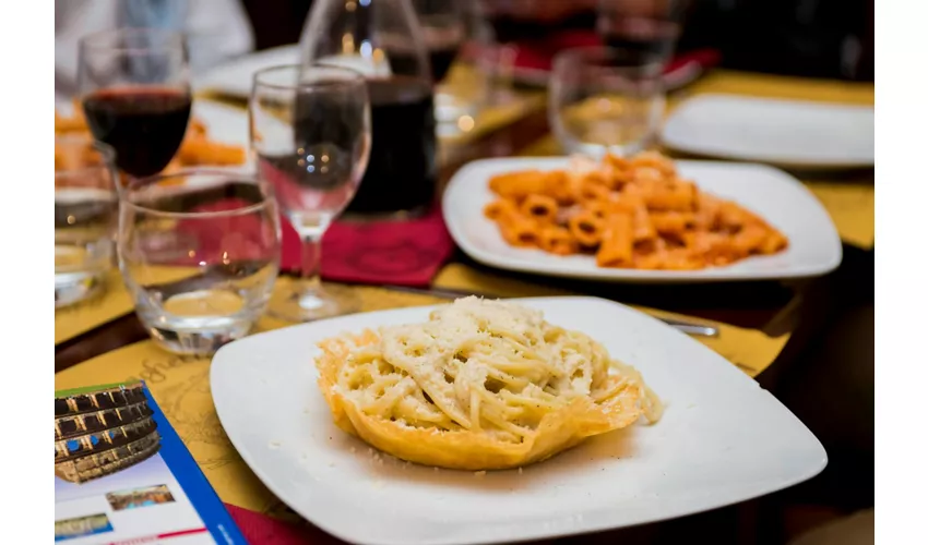 Roma: Degustazione di cibo e vino