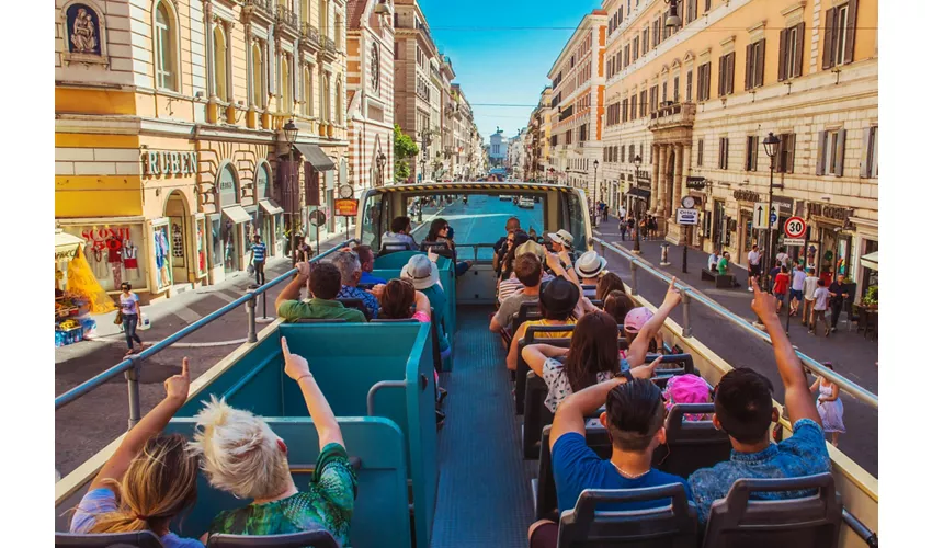 Rome: Hop-on Hop-off Bus Tour + Civitavecchia Cruise Port Transfer