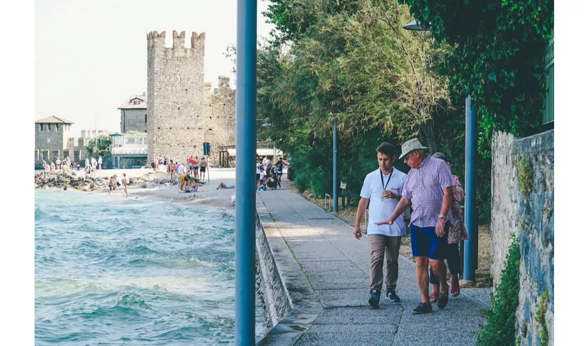 Sirmione: Visita a pie + Visita en barco