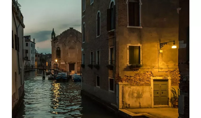 Venice: Legends & Ghosts Guided Walking Tour